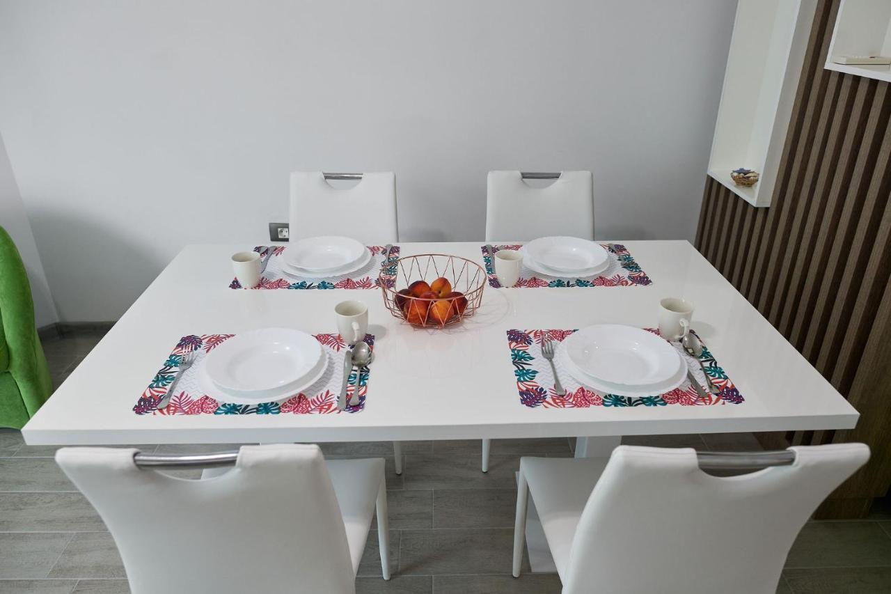 Vibe Apartment- Spa N Pools Beach Resort Năvodari Esterno foto