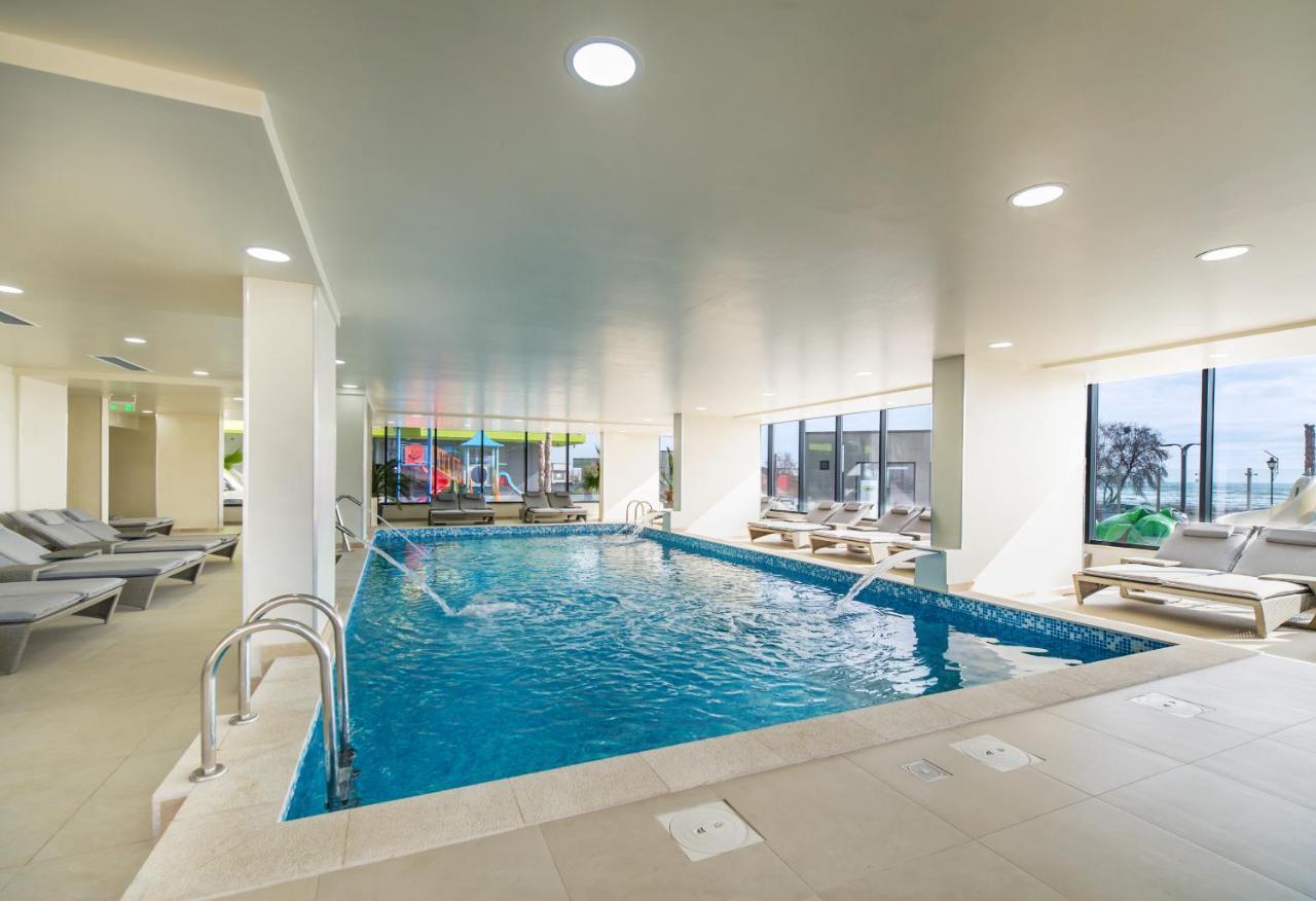 Vibe Apartment- Spa N Pools Beach Resort Năvodari Esterno foto