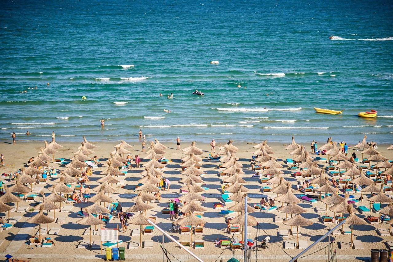 Vibe Apartment- Spa N Pools Beach Resort Năvodari Esterno foto